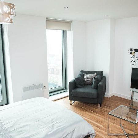 Studio Apartments Free Street Parking Subject To Availability แมนเชสเตอร์ ภายนอก รูปภาพ