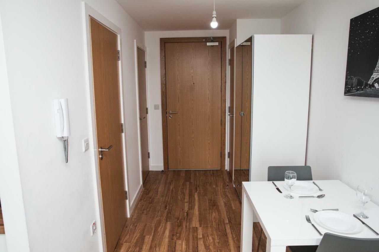 Studio Apartments Free Street Parking Subject To Availability แมนเชสเตอร์ ภายนอก รูปภาพ