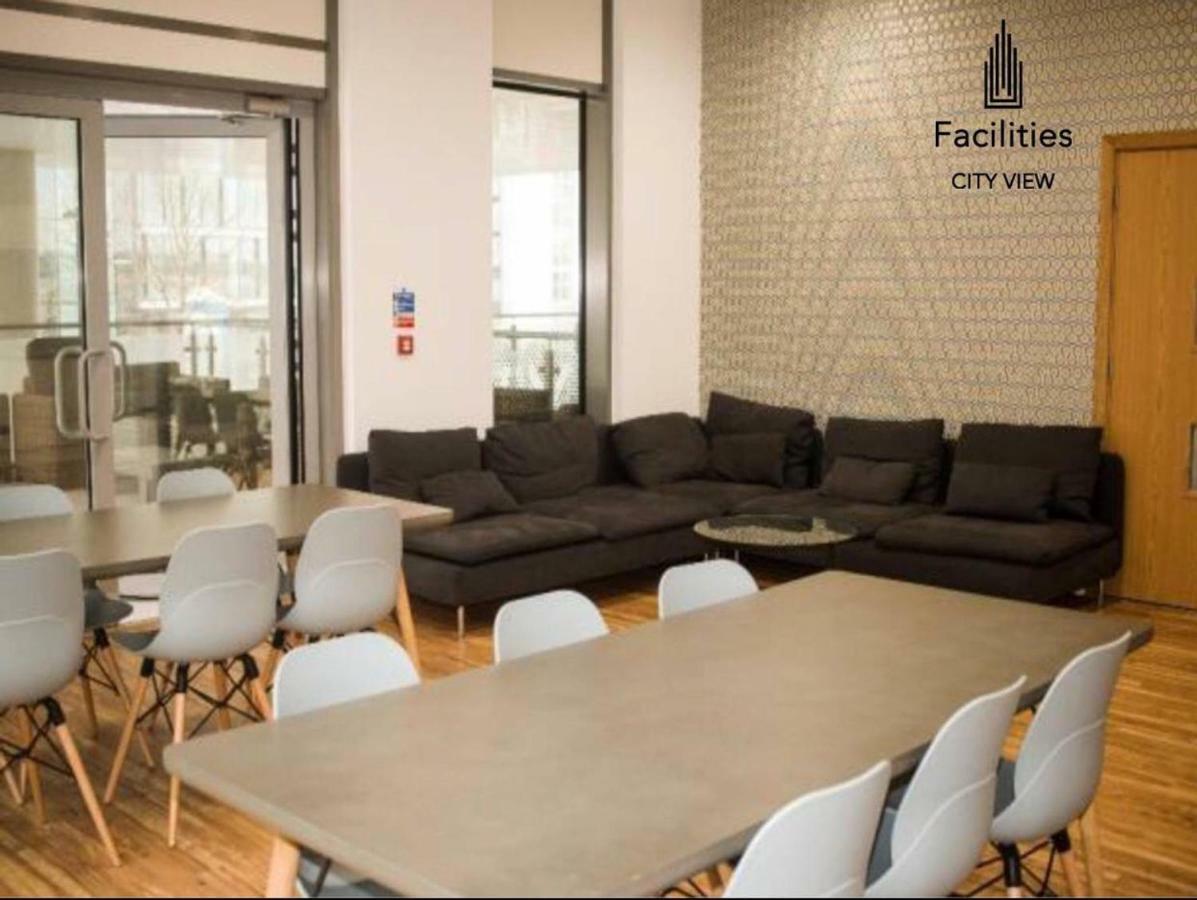 Studio Apartments Free Street Parking Subject To Availability แมนเชสเตอร์ ภายนอก รูปภาพ